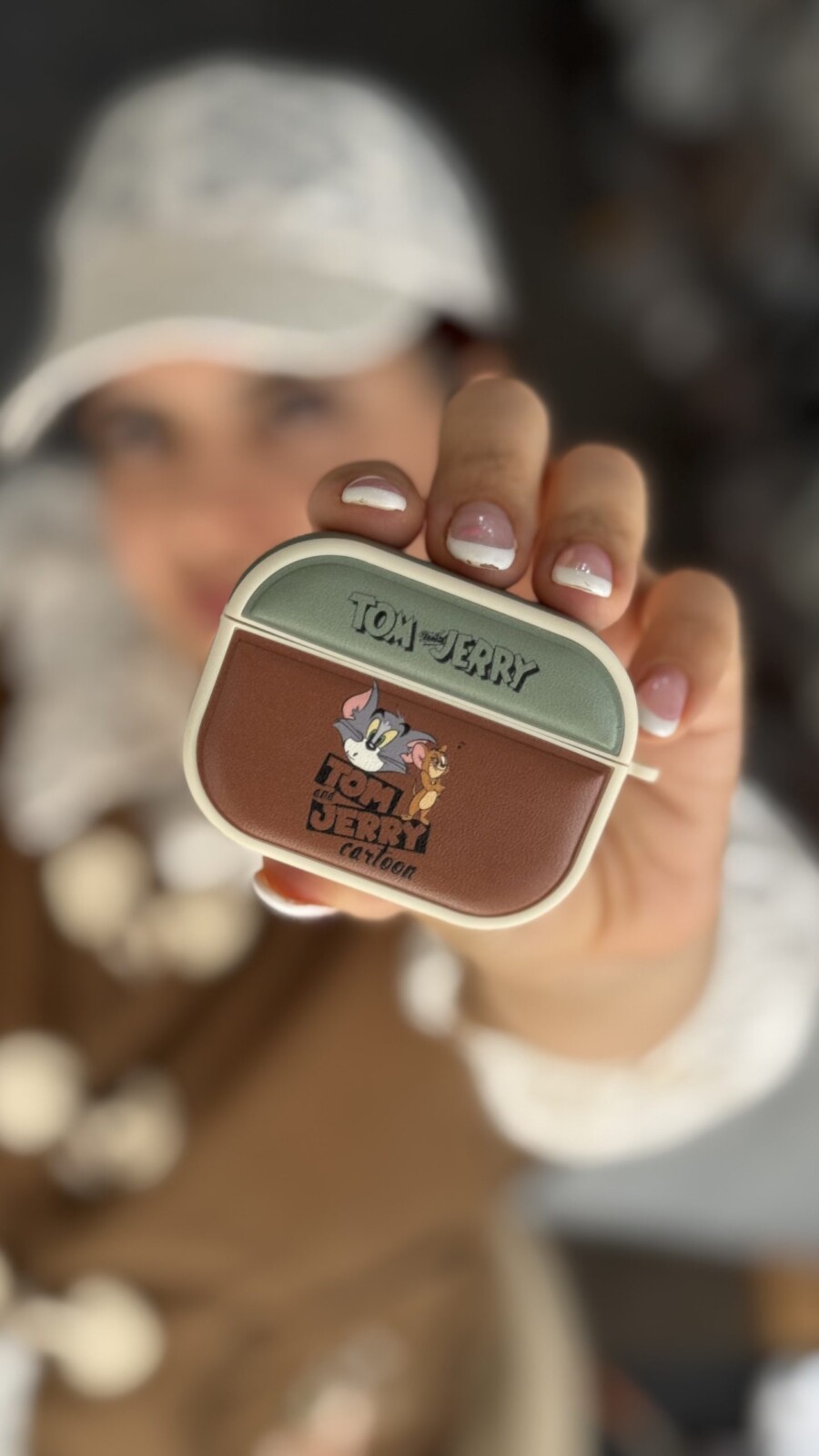 کاور ایرپاد تام و جری سبز و قهوه ای کاور ایرپاد تام و جری سبز و قهوه ای - تصویر 1
