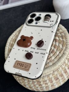 قاب موبایل آیفون خرس دانه قهوه محافظ لنزدار - تصویر 3