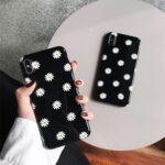 قاب موبایل آیفون بابونه مشکی ژله ای